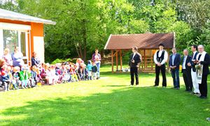 Segnung Spielehäuschen Kinderhaus Weiding