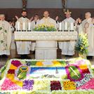 Kirchenjubiläum_Bild 5_Festmesse - Konzelebranten
