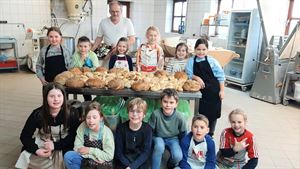 2023-03-18 Brotbacken Erstkommunikanten