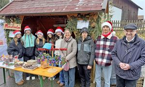 2025-11-29 Christkindlmarkt Dalking Bild 3 Ministranten Pfarrei