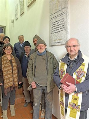 2026-02-04 Marmortafel Pfarrer_bearb